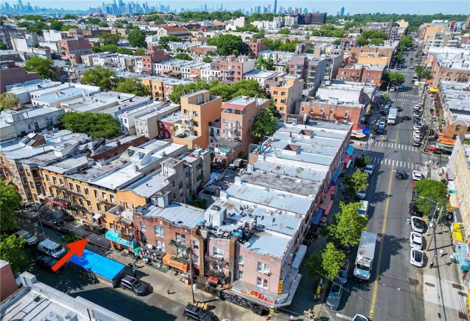 771 52nd Street, Brooklyn, New York 11220, 11 Bedrooms Bedrooms, ,7 BathroomsBathrooms,Residential,For Sale,52nd,484328