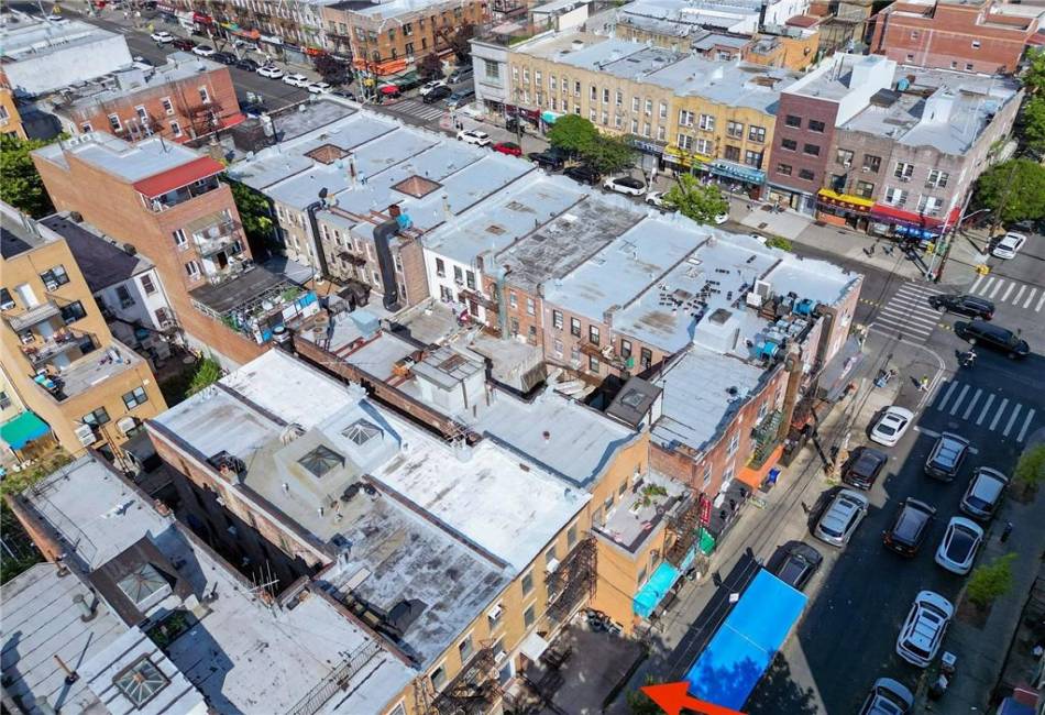 771 52nd Street, Brooklyn, New York 11220, 11 Bedrooms Bedrooms, ,7 BathroomsBathrooms,Residential,For Sale,52nd,484328