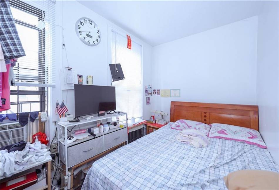 771 52nd Street, Brooklyn, New York 11220, 11 Bedrooms Bedrooms, ,7 BathroomsBathrooms,Residential,For Sale,52nd,484328