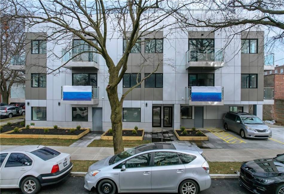 1755 Benson Avenue, Brooklyn, New York 11214, 2 Bedrooms Bedrooms, ,2 BathroomsBathrooms,Residential,For Sale,Benson,484272