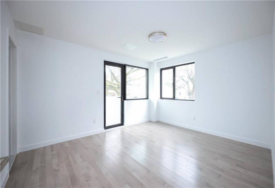 1755 Benson Avenue, Brooklyn, New York 11214, 2 Bedrooms Bedrooms, ,2 BathroomsBathrooms,Residential,For Sale,Benson,484272