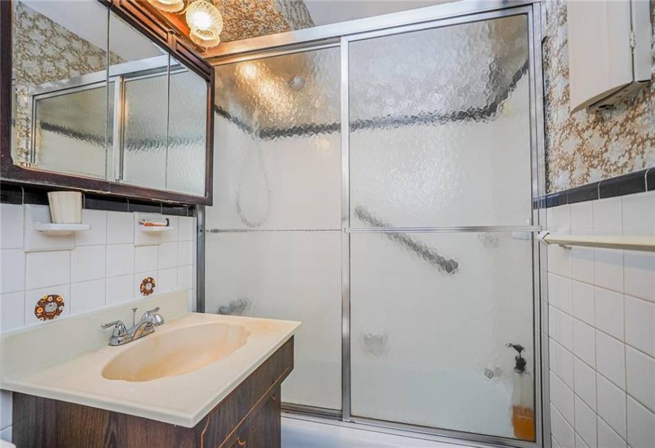 2630 Cropsey Avenue, Brooklyn, New York 11214, 2 Bedrooms Bedrooms, ,1 BathroomBathrooms,Residential,For Sale,Cropsey,484474