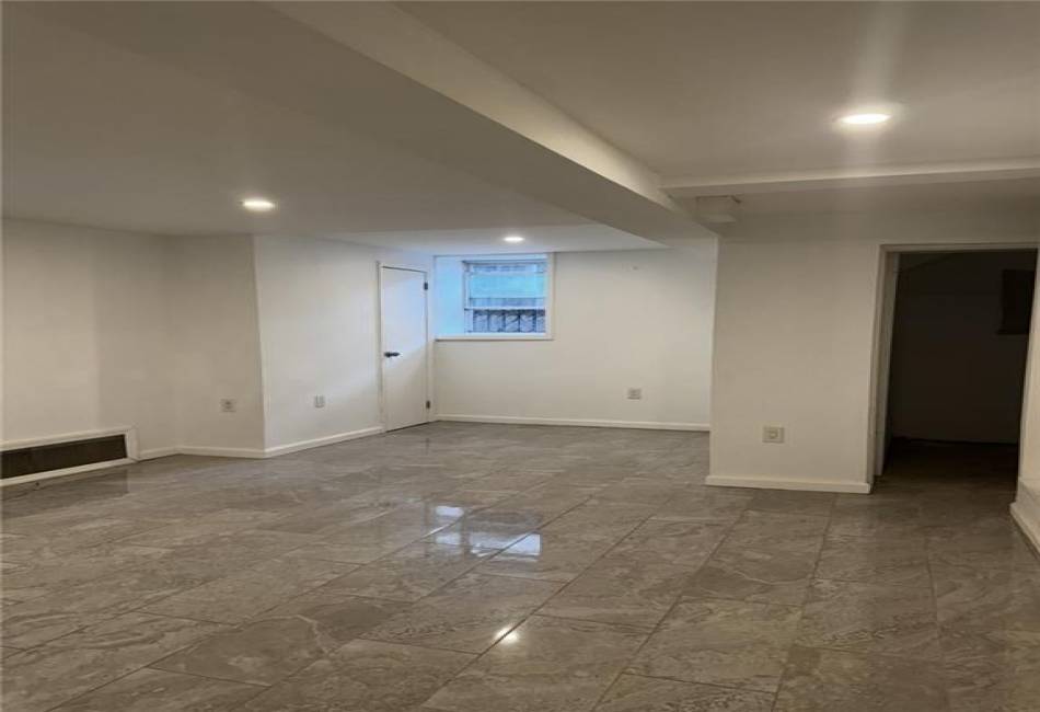 165 28th Avenue, Brooklyn, New York 11214, 8 Bedrooms Bedrooms, ,4 BathroomsBathrooms,Residential,For Sale,28th,484478