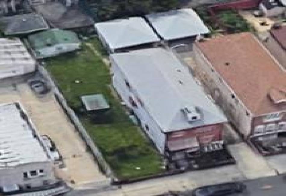 165 28th Avenue, Brooklyn, New York 11214, 8 Bedrooms Bedrooms, ,4 BathroomsBathrooms,Residential,For Sale,28th,484478