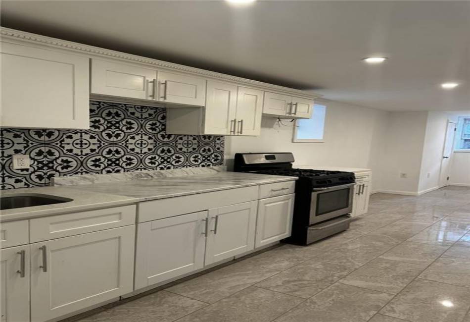 165 28th Avenue, Brooklyn, New York 11214, 8 Bedrooms Bedrooms, ,4 BathroomsBathrooms,Residential,For Sale,28th,484478