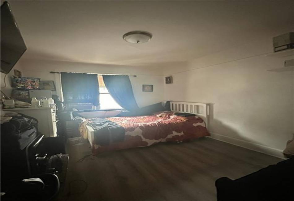 165 28th Avenue, Brooklyn, New York 11214, 8 Bedrooms Bedrooms, ,4 BathroomsBathrooms,Residential,For Sale,28th,484478