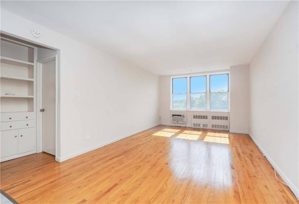 1530 8th Street, Brooklyn, New York 11230, 1 Bedroom Bedrooms, ,1 BathroomBathrooms,Residential,For Sale,8th,484426