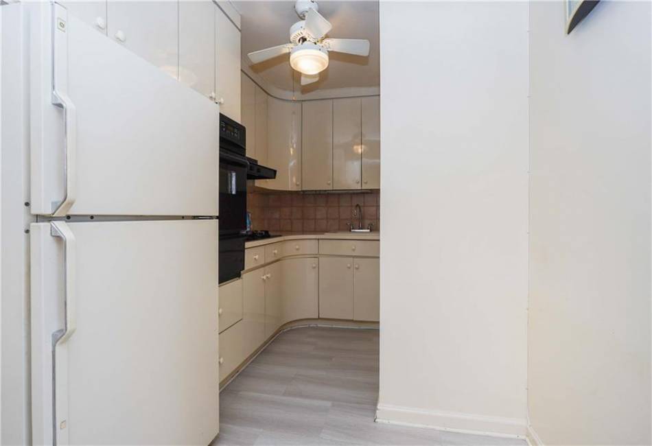 1530 8th Street, Brooklyn, New York 11230, 1 Bedroom Bedrooms, ,1 BathroomBathrooms,Residential,For Sale,8th,484426