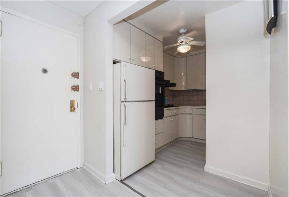 1530 8th Street, Brooklyn, New York 11230, 1 Bedroom Bedrooms, ,1 BathroomBathrooms,Residential,For Sale,8th,484426