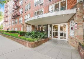 1530 8th Street, Brooklyn, New York 11230, 1 Bedroom Bedrooms, ,1 BathroomBathrooms,Residential,For Sale,8th,484426