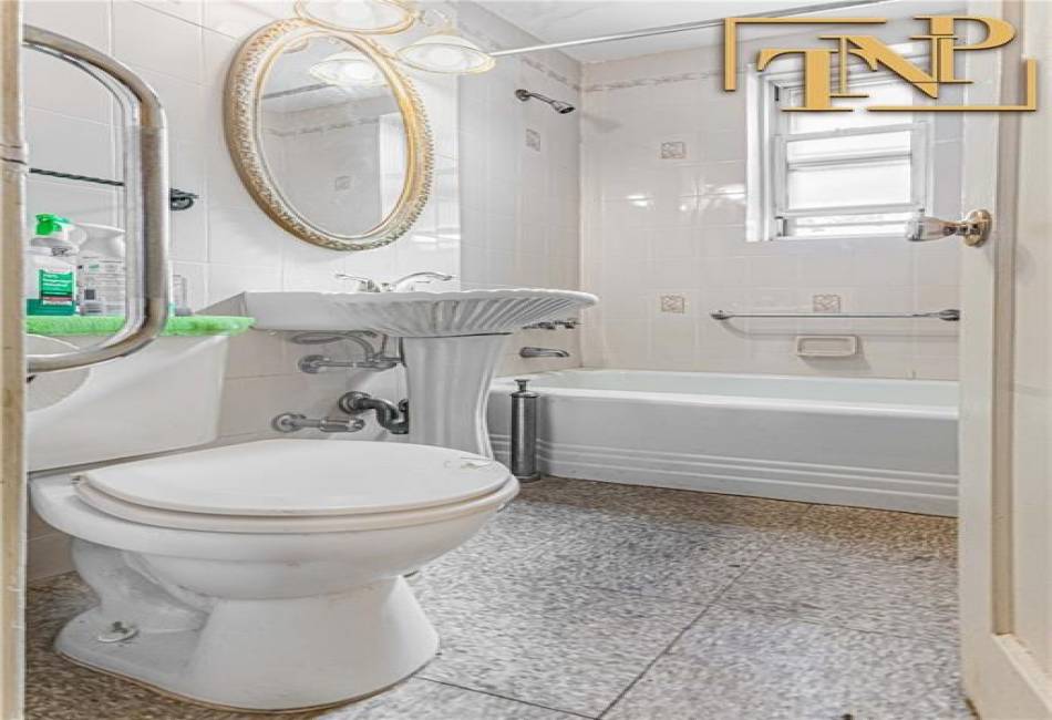 2250 Brigham Street, Brooklyn, New York 11229, 2 Bedrooms Bedrooms, ,1 BathroomBathrooms,Residential,For Sale,Brigham,484494