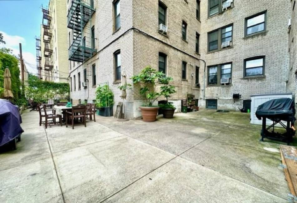 8020 4th Avenue, Brooklyn, New York 11209, 1 Bedroom Bedrooms, ,1 BathroomBathrooms,Residential,For Sale,4th,474990