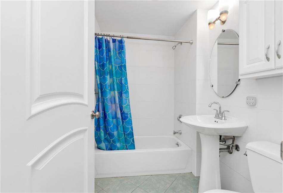 40 Brighton Avenue, Brooklyn, New York 11224, 3 Bedrooms Bedrooms, ,2 BathroomsBathrooms,Residential,For Sale,Brighton,480928