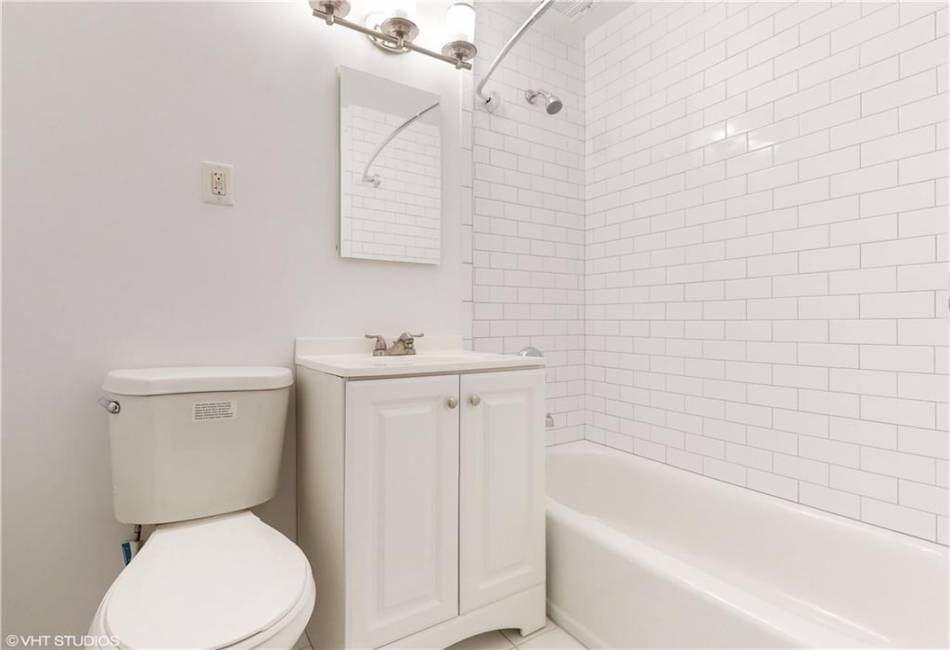 3235 Emmons Avenue, Brooklyn, New York 11235, 2 Bedrooms Bedrooms, ,1 BathroomBathrooms,Residential,For Sale,Emmons,474840