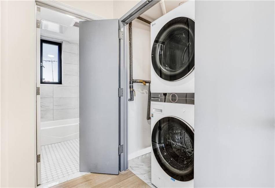 207 Bay 35th Street, Brooklyn, New York 11214, 2 Bedrooms Bedrooms, ,1 BathroomBathrooms,Residential,For Sale,Bay 35th,484687