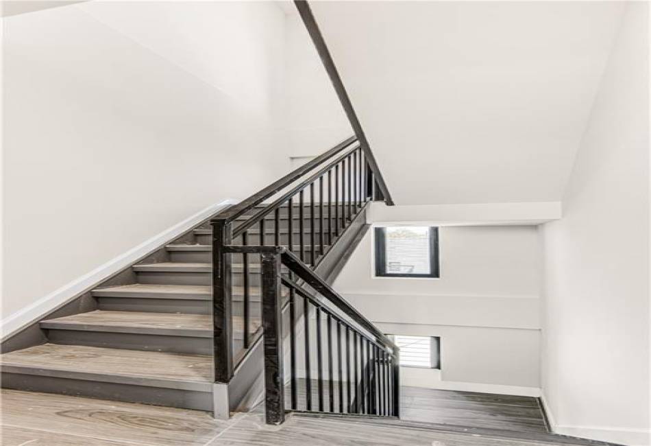 207 Bay 35th Street, Brooklyn, New York 11214, 2 Bedrooms Bedrooms, ,1 BathroomBathrooms,Residential,For Sale,Bay 35th,484687