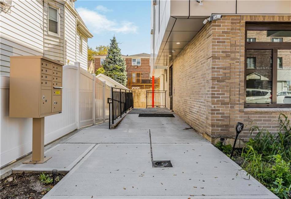 207 Bay 35th Street, Brooklyn, New York 11214, 2 Bedrooms Bedrooms, ,1 BathroomBathrooms,Residential,For Sale,Bay 35th,484687