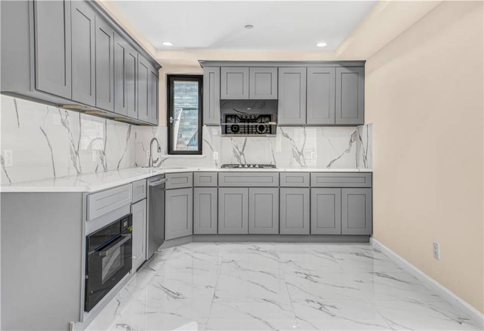 207 Bay 35th Street, Brooklyn, New York 11214, 2 Bedrooms Bedrooms, ,1 BathroomBathrooms,Residential,For Sale,Bay 35th,484687