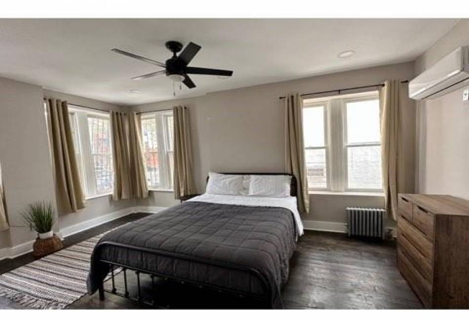 2176 Strauss Street, Brooklyn, New York 11212, 3 Bedrooms Bedrooms, ,1.5 BathroomsBathrooms,Rental,For Sale,Strauss,484778