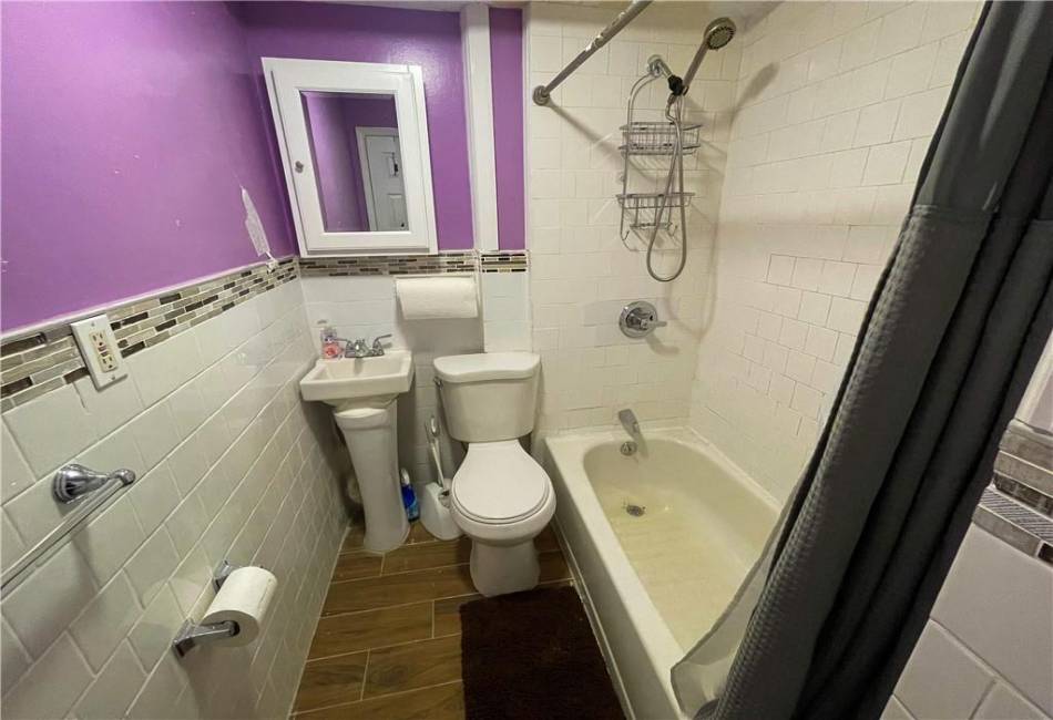 135 87th Street, Brooklyn, New York 11236, 4 Bedrooms Bedrooms, ,3 BathroomsBathrooms,Residential,For Sale,87th,484794