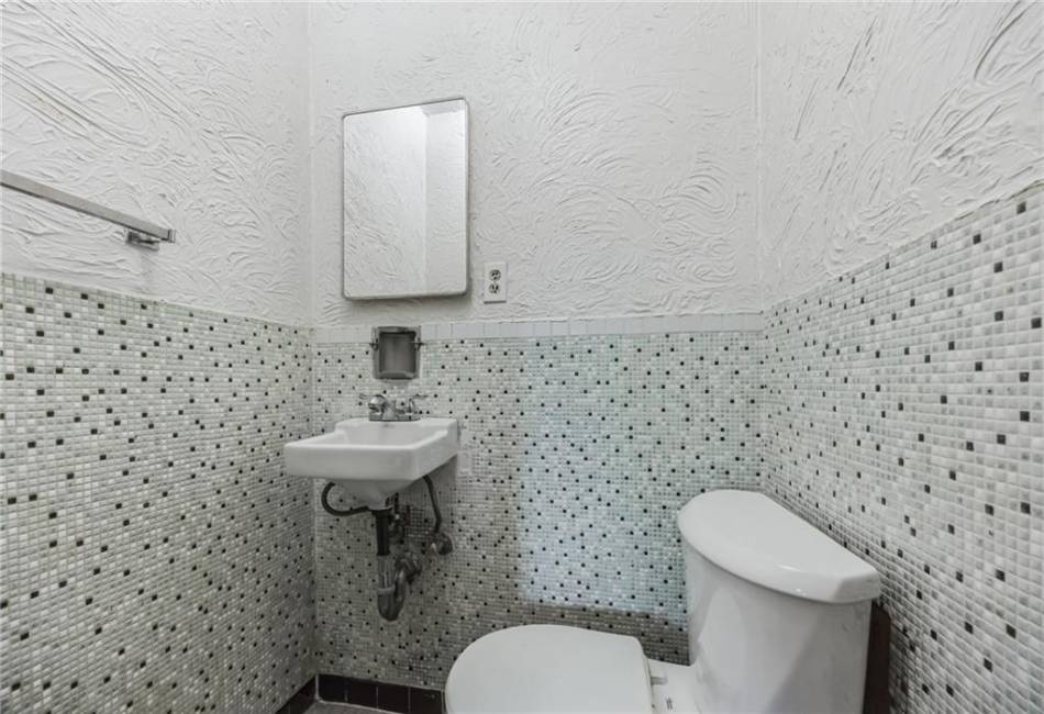 1771 93rd Street, Brooklyn, New York 11236, 6 Bedrooms Bedrooms, ,3 BathroomsBathrooms,Residential,For Sale,93rd,484815