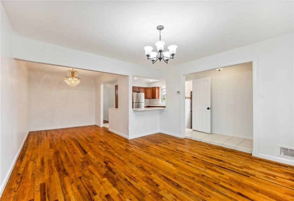 1771 93rd Street, Brooklyn, New York 11236, 6 Bedrooms Bedrooms, ,3 BathroomsBathrooms,Residential,For Sale,93rd,484815