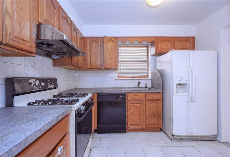 193 Bay 17th Street, Brooklyn, New York 11214, 9 Bedrooms Bedrooms, ,Residential,For Sale,Bay 17th,484809