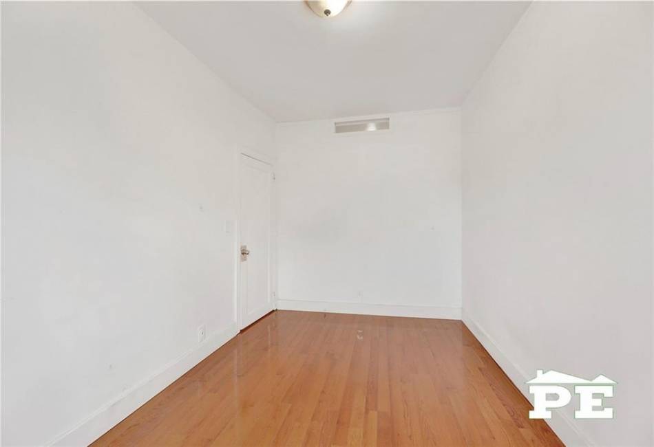 3812 Avenue T, Brooklyn, New York 11234, 2 Bedrooms Bedrooms, ,2 BathroomsBathrooms,Residential,For Sale,Avenue T,484810