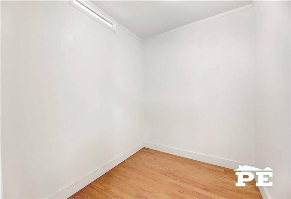 3812 Avenue T, Brooklyn, New York 11234, 2 Bedrooms Bedrooms, ,2 BathroomsBathrooms,Residential,For Sale,Avenue T,484810