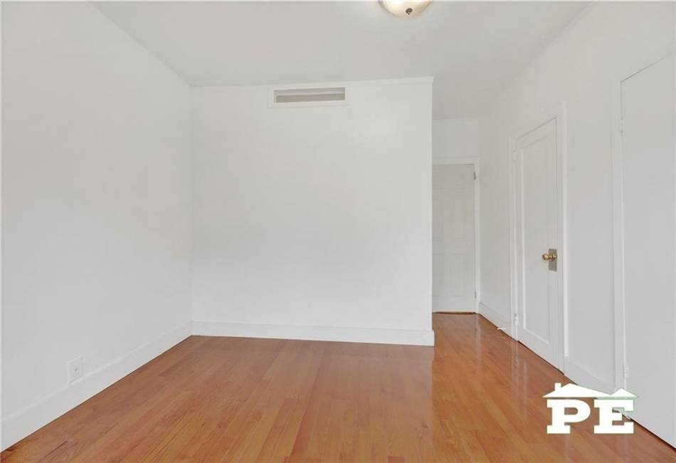 3812 Avenue T, Brooklyn, New York 11234, 2 Bedrooms Bedrooms, ,2 BathroomsBathrooms,Residential,For Sale,Avenue T,484810