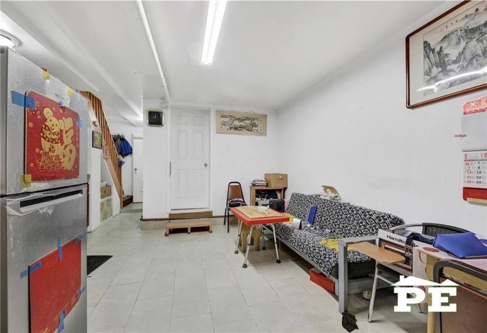 3812 Avenue T, Brooklyn, New York 11234, 2 Bedrooms Bedrooms, ,2 BathroomsBathrooms,Residential,For Sale,Avenue T,484810