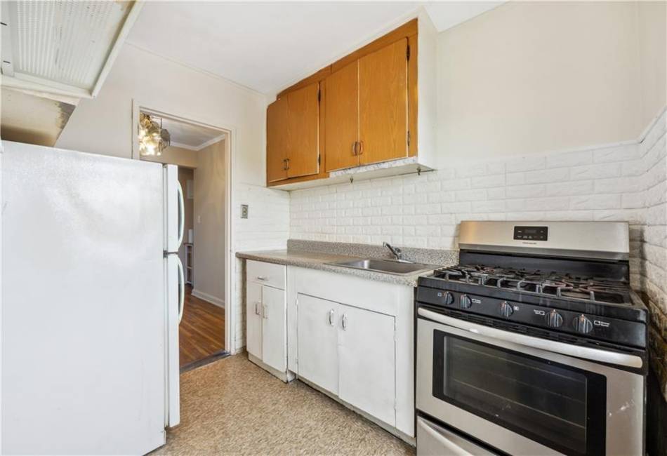 393 Avenue S, Brooklyn, New York 11223, 1 Bedroom Bedrooms, ,1 BathroomBathrooms,Residential,For Sale,Avenue S,484833