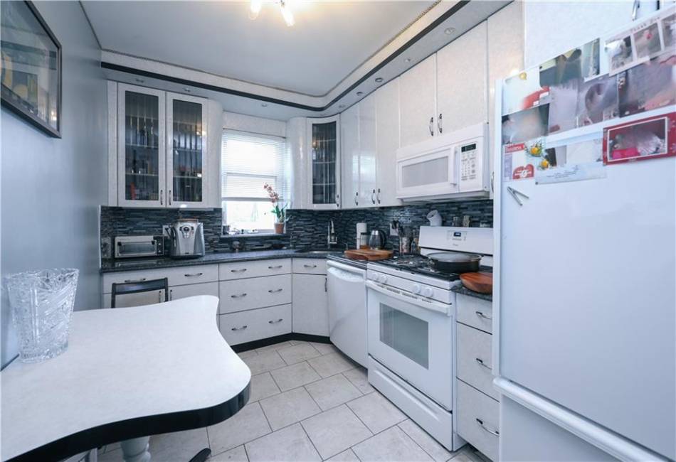 2342 29th Street, Brooklyn, New York 11229, 3 Bedrooms Bedrooms, ,3 BathroomsBathrooms,Residential,For Sale,29th,484838