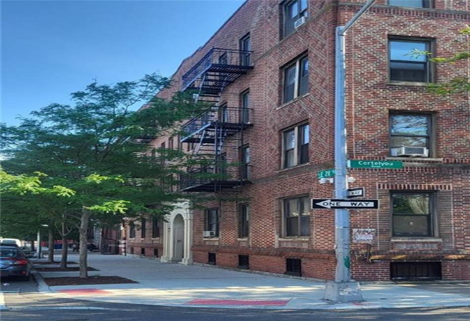 236 28th Street, Brooklyn, New York 11226, 26 Bedrooms Bedrooms, ,22 BathroomsBathrooms,Residential,For Sale,28th,484845