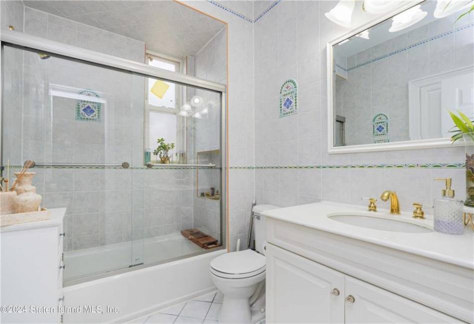 7311 Avenue W, Brooklyn, New York 11234, 8 Bedrooms Bedrooms, ,6 BathroomsBathrooms,Residential,For Sale,Avenue W,484849