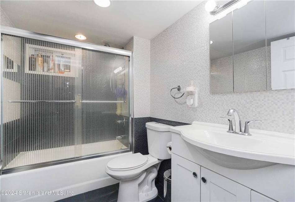 7311 Avenue W, Brooklyn, New York 11234, 8 Bedrooms Bedrooms, ,6 BathroomsBathrooms,Residential,For Sale,Avenue W,484849