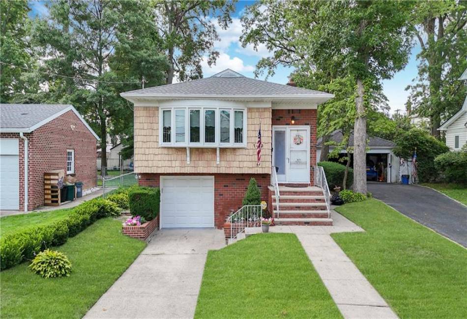 149 Hillcrest Street, Staten Island, New York 10308, 3 Bedrooms Bedrooms, ,2 BathroomsBathrooms,Residential,For Sale,Hillcrest,484863