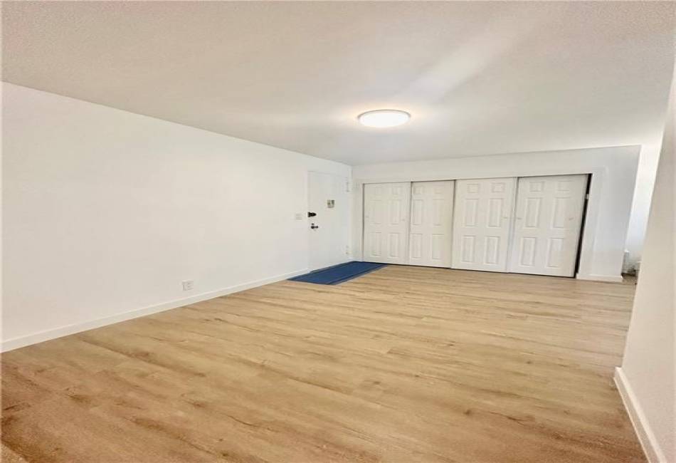 35 Seacoast Terrace, Brooklyn, New York 11235, 2 Bedrooms Bedrooms, ,1 BathroomBathrooms,Residential,For Sale,Seacoast,484871