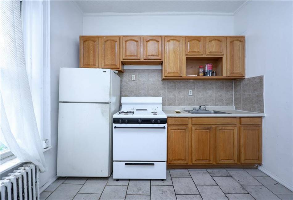 474 Bay Ridge Avenue, Brooklyn, New York 11220, 6 Bedrooms Bedrooms, ,6 BathroomsBathrooms,Residential,For Sale,Bay Ridge,484907