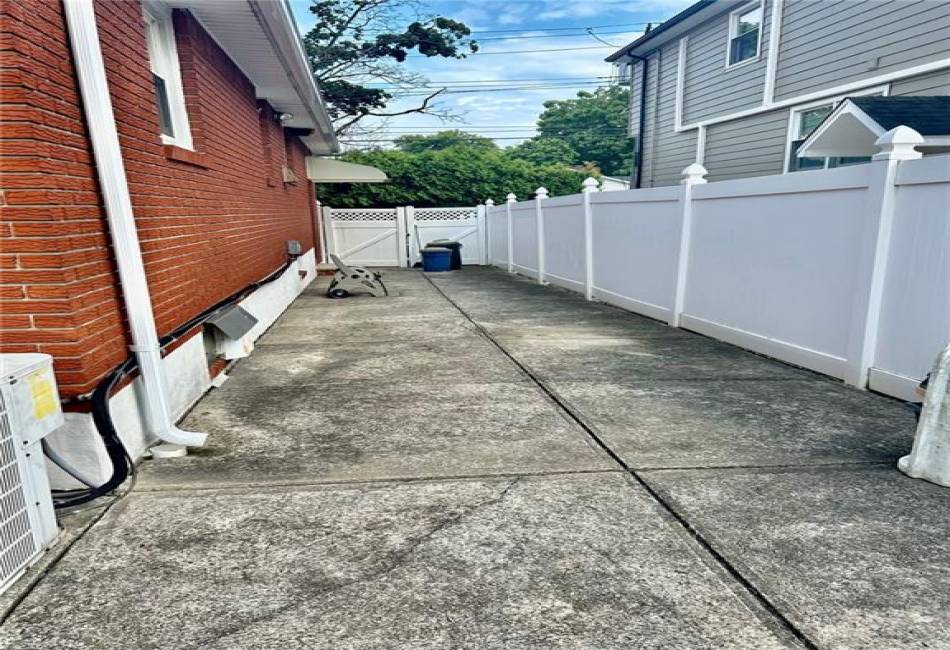 57 Jerome Road, Staten Island, New York 10305, 3 Bedrooms Bedrooms, ,2 BathroomsBathrooms,Residential,For Sale,Jerome,484948