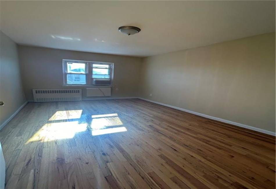 2072 68th Street, Brooklyn, New York 11234, 6 Bedrooms Bedrooms, ,3 BathroomsBathrooms,Residential,For Sale,68th,480836