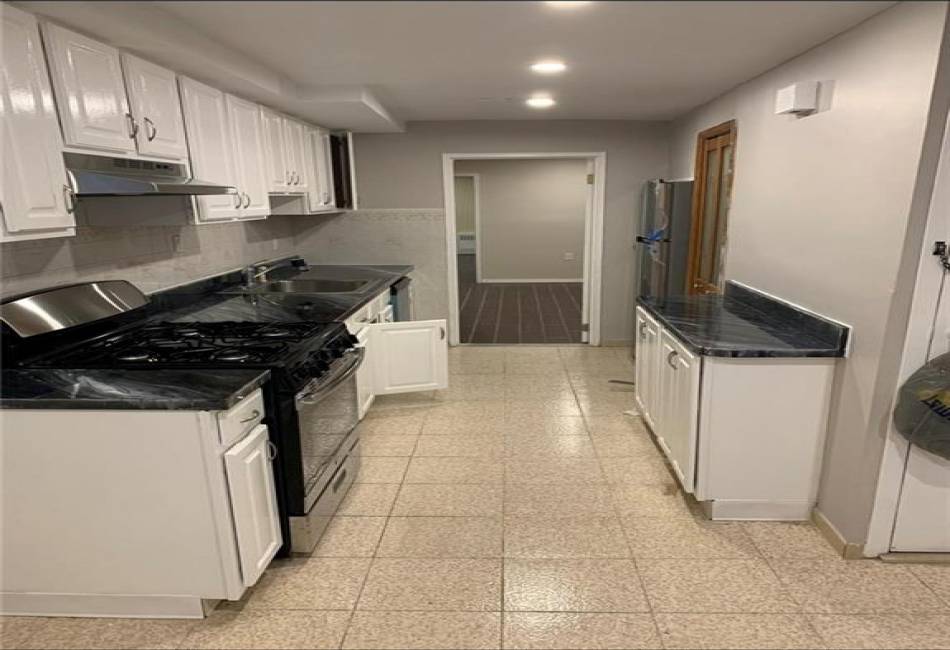 2072 68th Street, Brooklyn, New York 11234, 6 Bedrooms Bedrooms, ,3 BathroomsBathrooms,Residential,For Sale,68th,480836