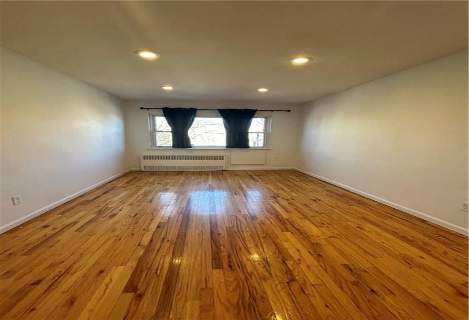 2072 68th Street, Brooklyn, New York 11234, 6 Bedrooms Bedrooms, ,3 BathroomsBathrooms,Residential,For Sale,68th,480836