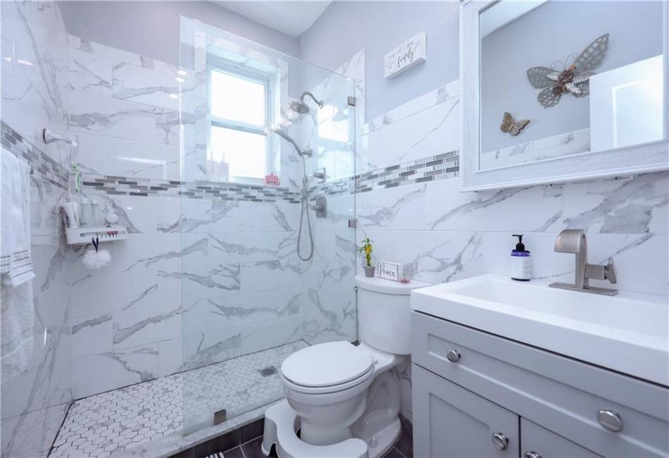 45 Laconia Avenue, Staten Island, New York 10305, 4 Bedrooms Bedrooms, ,3 BathroomsBathrooms,Residential,For Sale,Laconia,484974