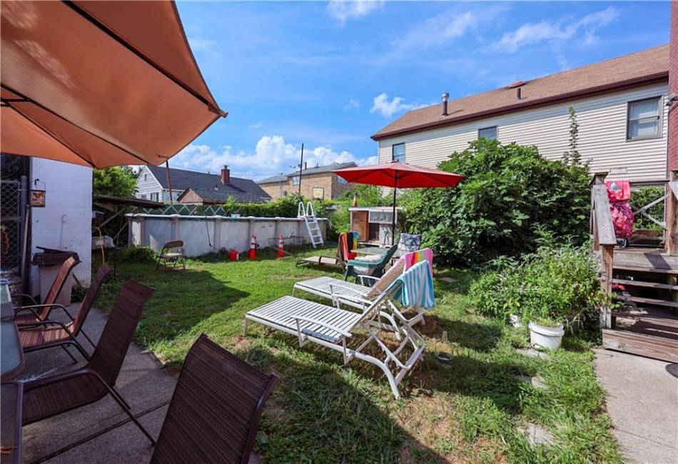 45 Laconia Avenue, Staten Island, New York 10305, 4 Bedrooms Bedrooms, ,3 BathroomsBathrooms,Residential,For Sale,Laconia,484974
