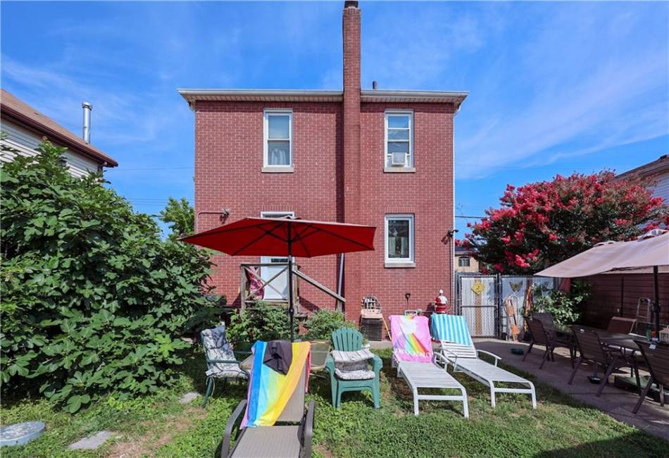 45 Laconia Avenue, Staten Island, New York 10305, 4 Bedrooms Bedrooms, ,3 BathroomsBathrooms,Residential,For Sale,Laconia,484974