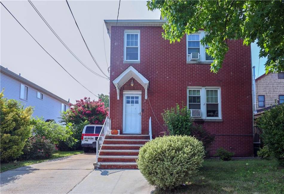 45 Laconia Avenue, Staten Island, New York 10305, 4 Bedrooms Bedrooms, ,3 BathroomsBathrooms,Residential,For Sale,Laconia,484974