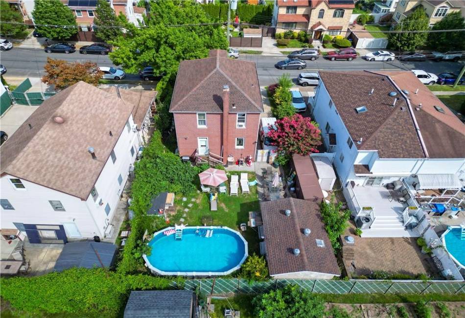 45 Laconia Avenue, Staten Island, New York 10305, 4 Bedrooms Bedrooms, ,3 BathroomsBathrooms,Residential,For Sale,Laconia,484974