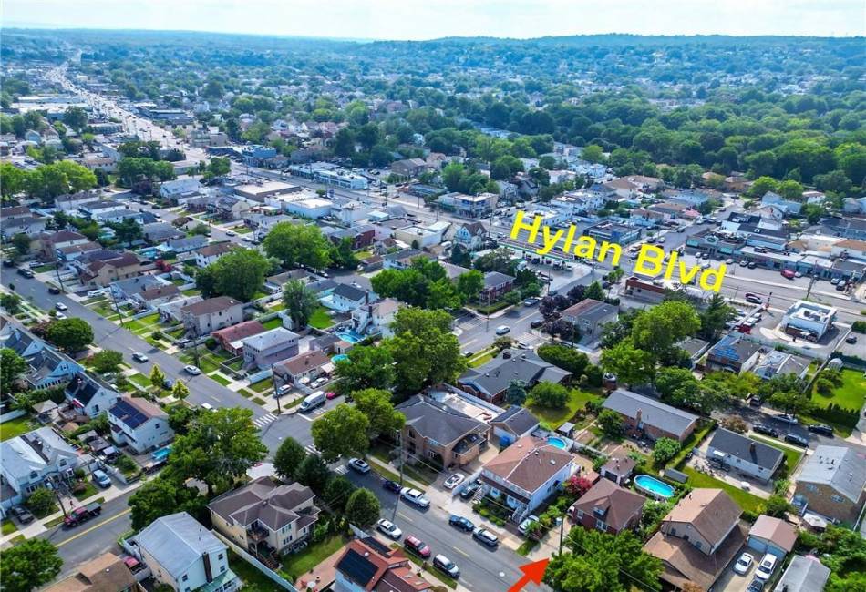 45 Laconia Avenue, Staten Island, New York 10305, 4 Bedrooms Bedrooms, ,3 BathroomsBathrooms,Residential,For Sale,Laconia,484974