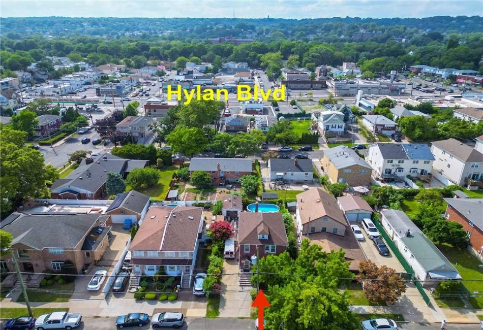 45 Laconia Avenue, Staten Island, New York 10305, 4 Bedrooms Bedrooms, ,3 BathroomsBathrooms,Residential,For Sale,Laconia,484974